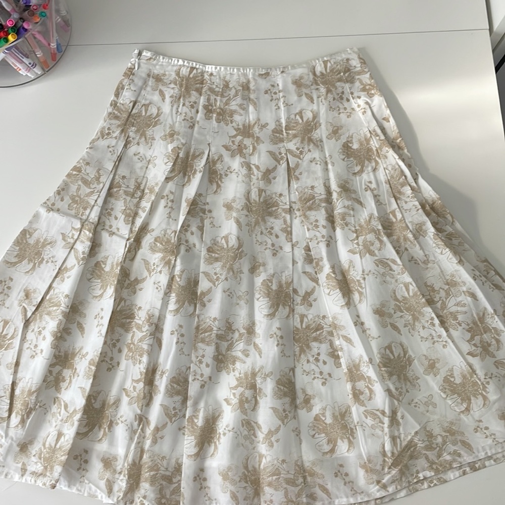 St. John’s Bay - 100% cotton - Floral Print White & Tan Pleated Flare Skirt - 6